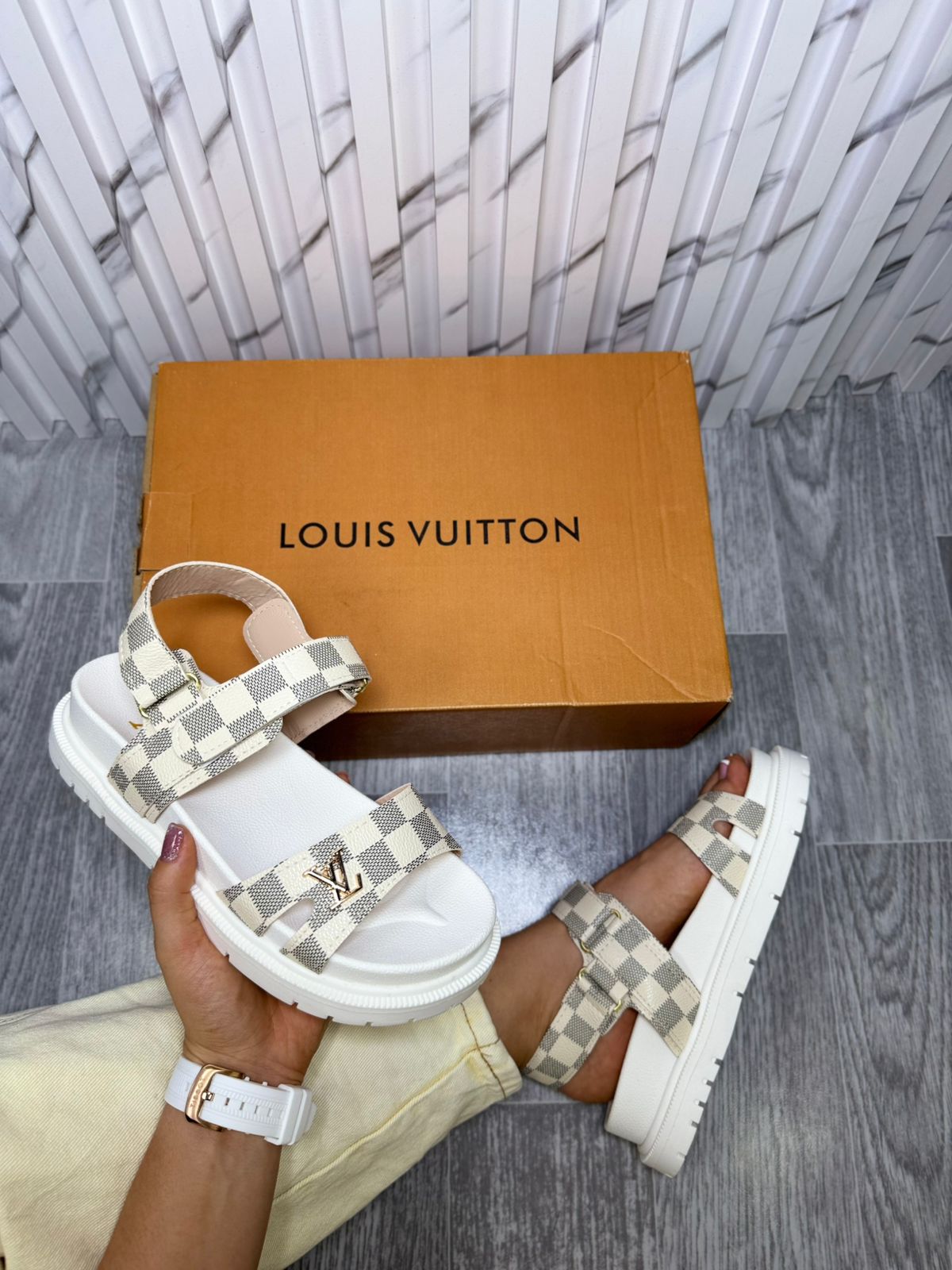 SANDALIAS LOUIS VUITTON